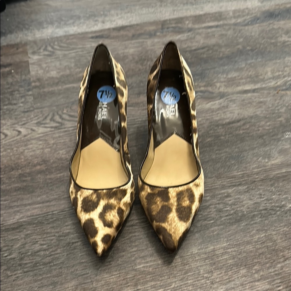 MICHAEL Michael Kors Brown Heels Sleek Design